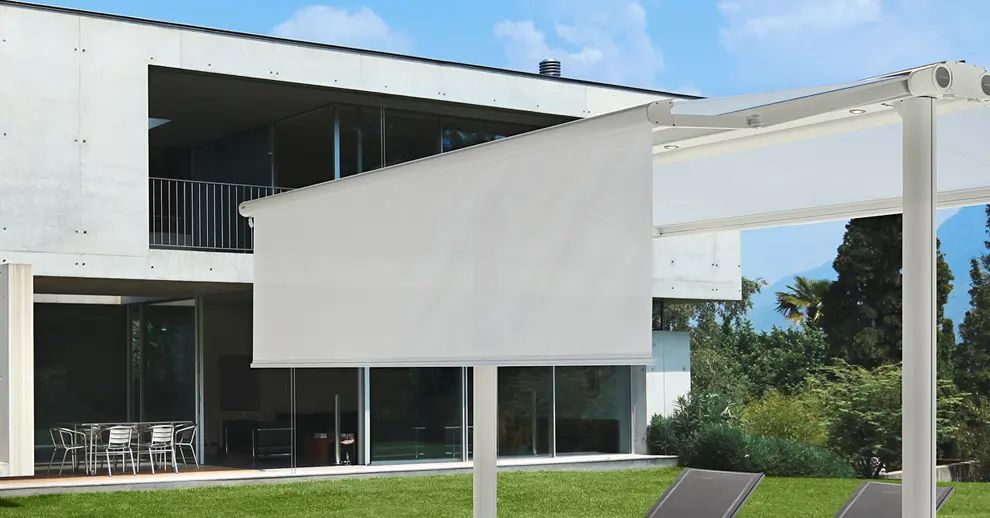 Markise als Sonnenschutz und Überdachung für Restaurant in Hilden