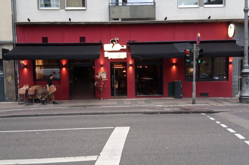 Kadeco Scherenarmarkise - Weinbar "Die Bredouille" in Köln