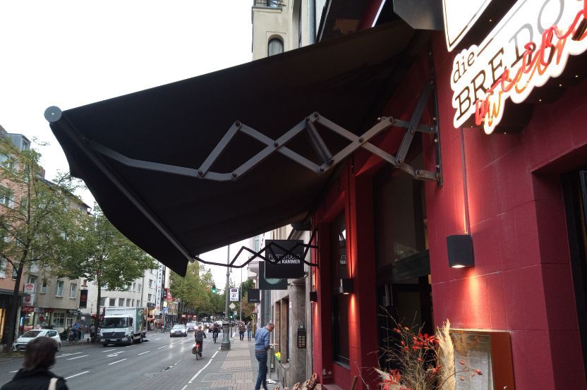 Kadeco Scherenarmarkise - Weinbar "Die Bredouille" in Köln