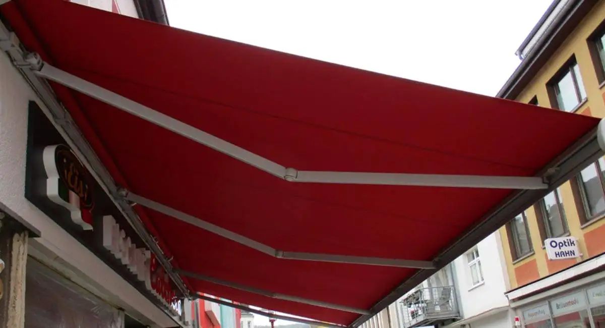 Eiscafé Calchera in Schleiden mit neuer Markise